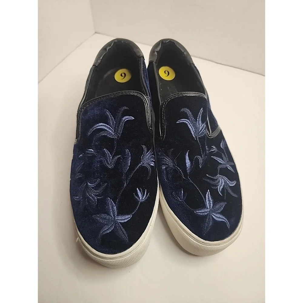 Boho Embroidered Velvet Floral Platform Sneakers Size‎ 9M Blue